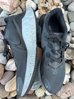 Nike Renew Run Anthracite Cool Grey Men’s Sneakers Athletic Size 11 #CZ9263-001